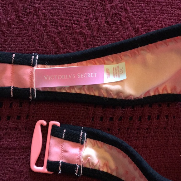 Victoria’s Secret swim top, 32c - Picture 4 of 7